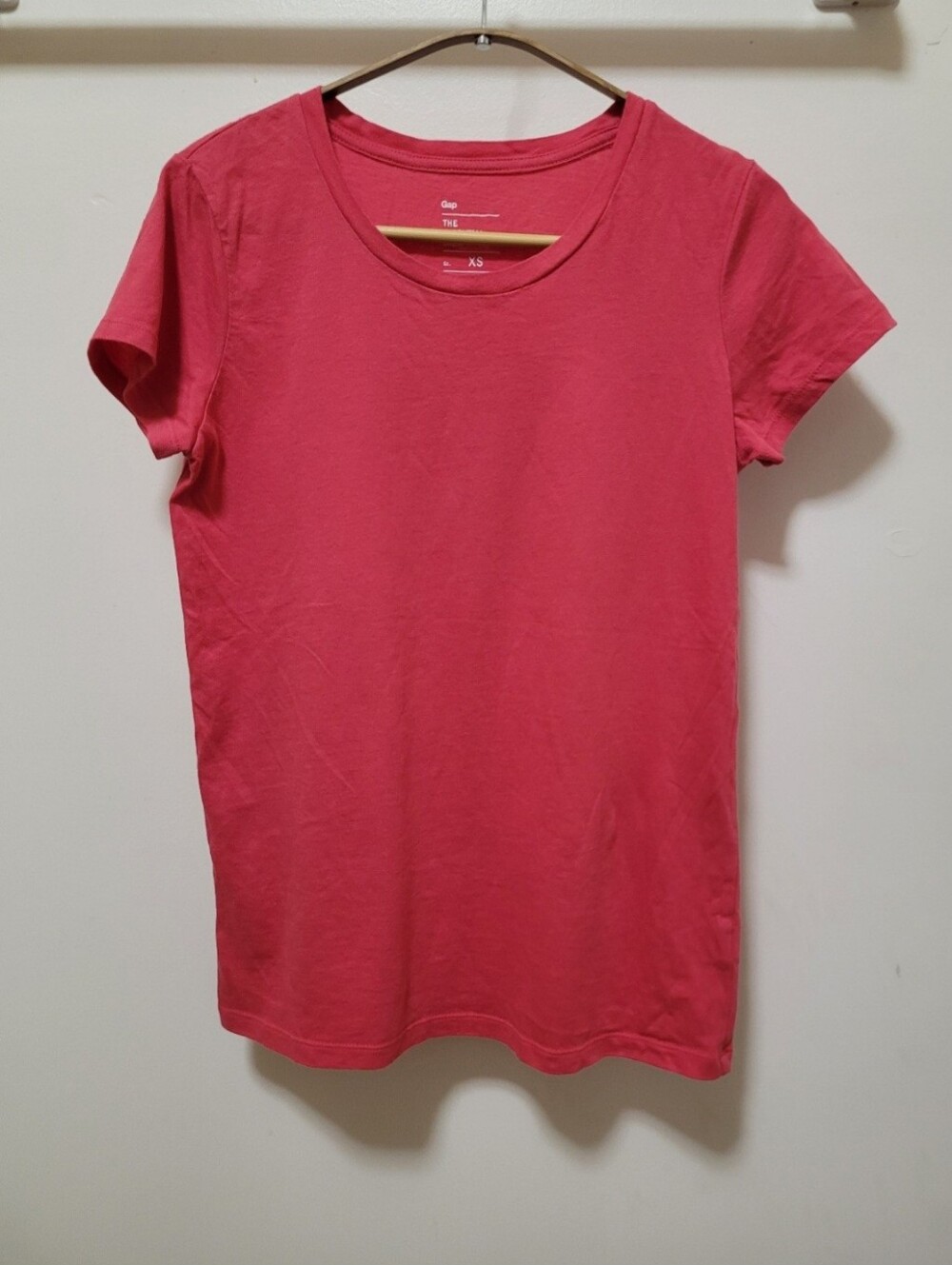 New GAP Essential Crewneck Tee